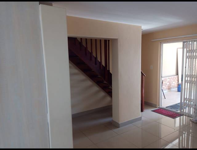 2 BEDROOM DUPLEX FOR SALE IN VAN RIEBEECK PARK